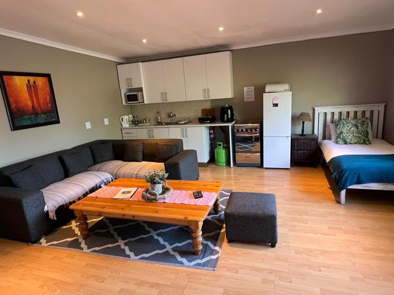 3 On Nebraska Accommodation Bellville Buitenkant foto