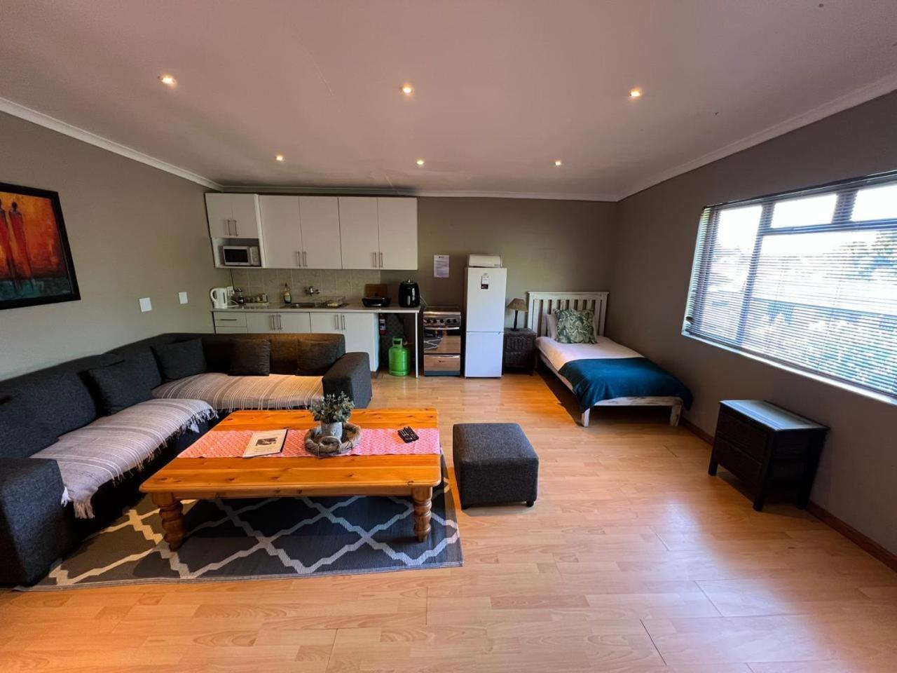 3 On Nebraska Accommodation Bellville Buitenkant foto